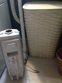 Electrolux vacuum cleaner, Laundry hamper