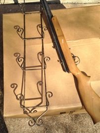 Vintage Crosman “1400” BB Gun, 3-Tier Plate Rack