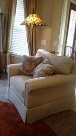 TIFFANY STYLE FLOOR LAMP