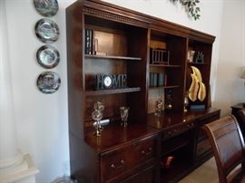 Large display unit, 3 sections. Can be used for an office too