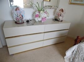 Cream dresser with 6 drawers
