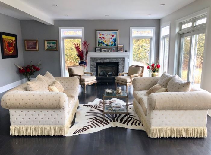 Custom upholstered living room sofas & decor