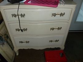 White 3-drawer chest