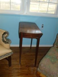 Drop-leaf table
