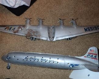 PAA METAL AIRPLANE WITH WINGS