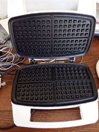 WAFFLE IRON