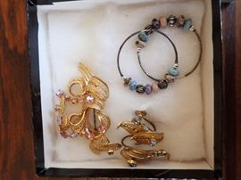 ASSORTED JEWELRY