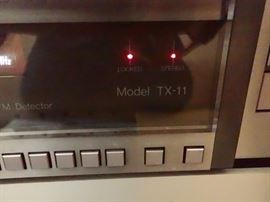 Audio Research High Definition d-100b Power Amplifier   --Model tx -11  -- Carver Asymmetrical Charge Coupled FM Detector
