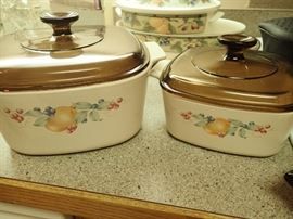 CORNING COVERED BAKEWARE
