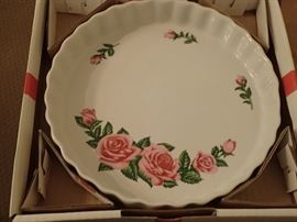 BAKING PAN WITH ROSES