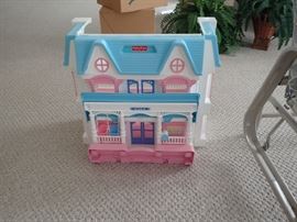 LARGE DOLL HOUSE