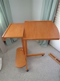 OAK READING / TABLE HOLDER / STAND ON WHEELS