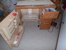 SEWING TABLE STATION