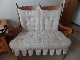 MAPLE WOOD LOVESEAT