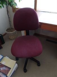 OFFICE CHAIR