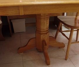 OAK TABLE & CHAIRS & CORNER BENCH WITH STORAGE