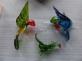 GLASS HUMMING BIRDS