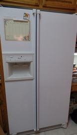 2 DOOR FRIGERATOR - WHIRLPOOL