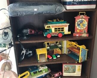 Tons of vintage toys