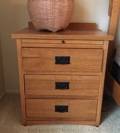 Bentwood Furniture 3-drawer Oak Mission-style Nightstand w/ Pull-out Shelf