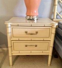 Henry Link 2-drawer Nightstand