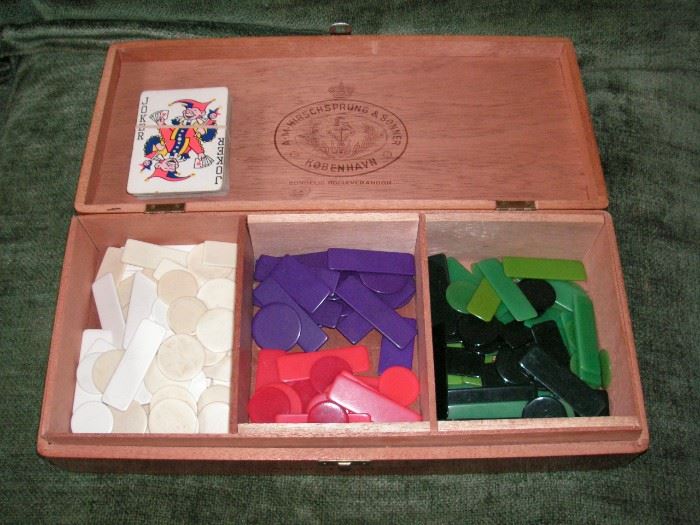 Second French card game Nain Jaune (Yellow Dwarf) with coloured betting chips (card deck is incomplete).  Not in original box, in old cigar box