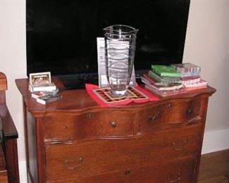 Oak chest of drawers; Toshiba 2011 flat screen TV; Nachtmann fine crystal vase