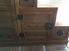 Tansu chest 