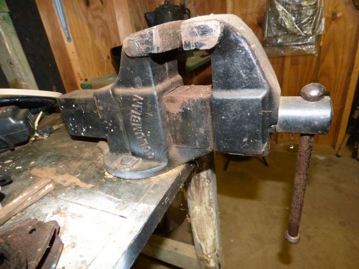Large Columbia No. 504 Vise