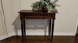 accent table