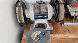 Delta bench grinder