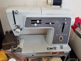 Singer Sewing Machine - model 600