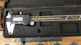 Caliper with electronic display