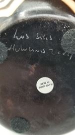 Peruvian vase - signed