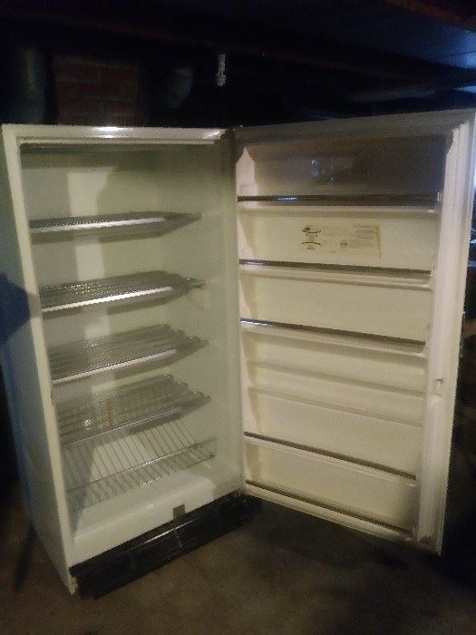 Sears Kenmore 20 cu ft. upright freezer with lock & key