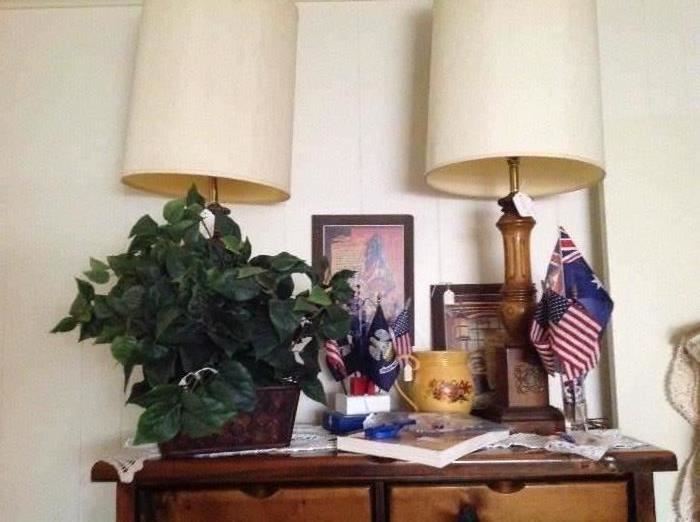Pair of vintage lamps, greenery, vintage gold pitcher and Americana