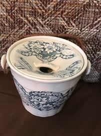 #26 Cambridge England Ceramic blue Flower Pot w/lid $45.00
