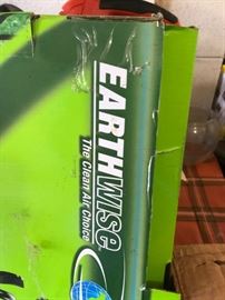 #67 Earthwise Pole/Chainsaw 9ft $60.00
