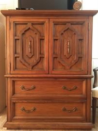 Matching wooden chest, by Basic-Witz, Waynesboro, VA.