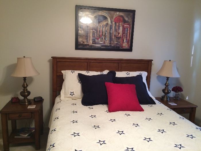 Queen size bed , linens & bed covers available.