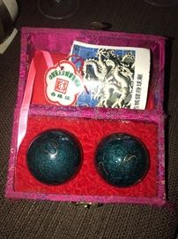 VINTAGE CHINESE STRESS RELIEF HANDBALL THERAPY MASSAGER BALLS