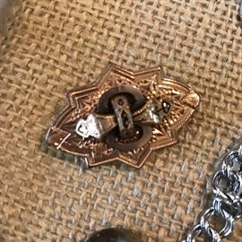 ANTIQUE BROOCH