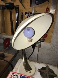 WORKBENCH LAMP
