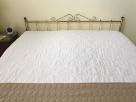 King Brass Headboard! Amicor King Mattress w/Boxspring & Frame!