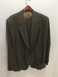 Beautiful Bill Blass Suit! Size 44L!
