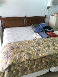 Vintage King Solid Wood Headboard! Denver Mattress King Pillowtop Mattress w/Boxspring & Frame! Beautiful Comforter & 2 Pillow Shams!