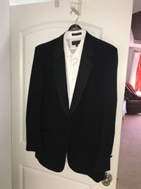 Pierre Cardin Tuxedo Size 46L! Cheaper than renting a tux for Proms & Special Occasions!
