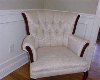 Excellent condition antique tufted sofa and 2 chairs, coffee table with 2 end tables