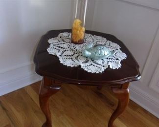 Excellent condition antique tufted sofa and 2 chairs, coffee table with 2 end tables
