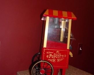 Old Fashioned Popcorn Maker, like new, in box.
